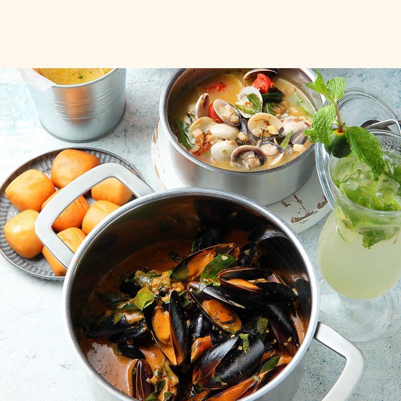 CLAMS & MUSSELS
